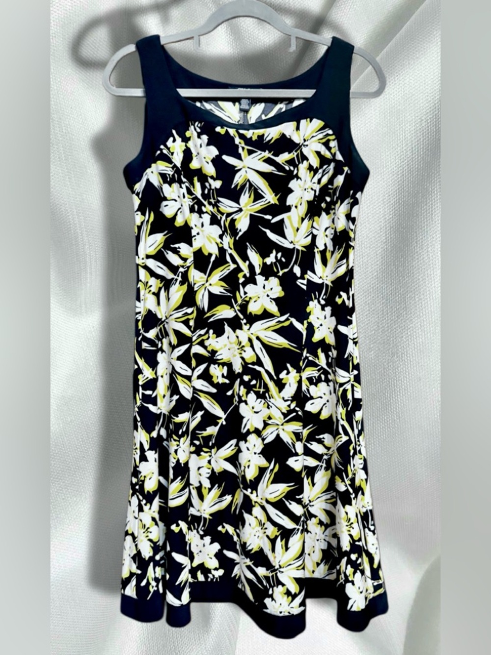 Chaps Navy, Yellow & White Floral Dress size Medium